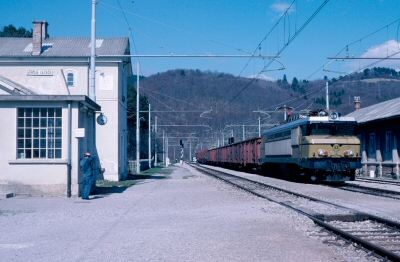 {short description of image}